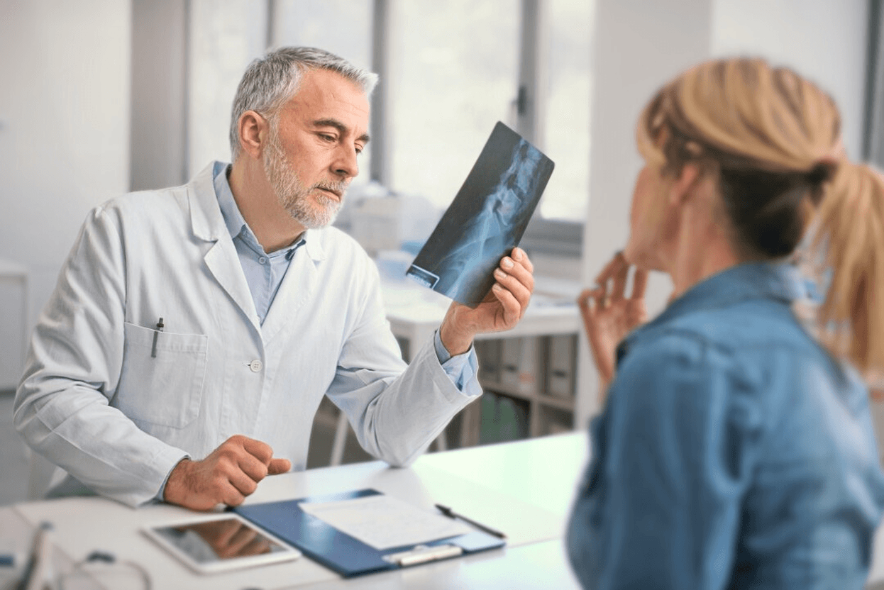 Operation Beratung Arzt Patientin